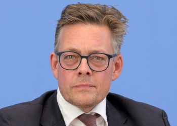 kritische-infrastruktur-–-von-notz-(gruene)-fordert-schutz-vor-hybriden-angriffen