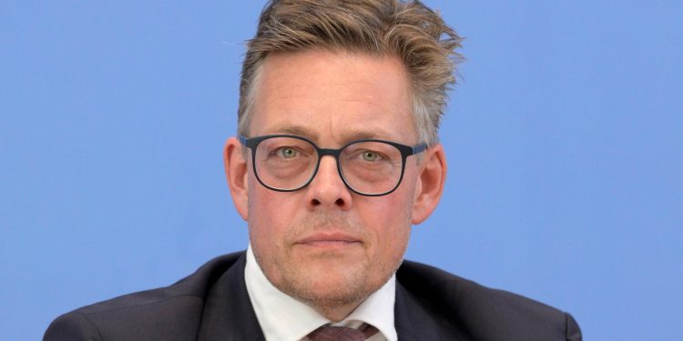 kritische-infrastruktur-–-von-notz-(gruene)-fordert-schutz-vor-hybriden-angriffen