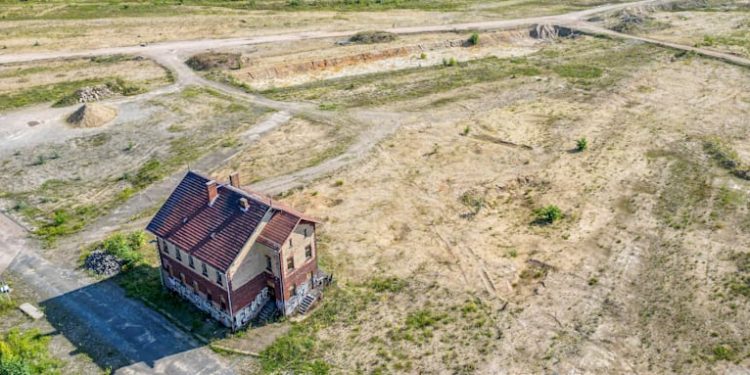 endlich-das-ende-der-deutschen-bau-misere?-nach-100-tagen-herrscht-bereits-frust