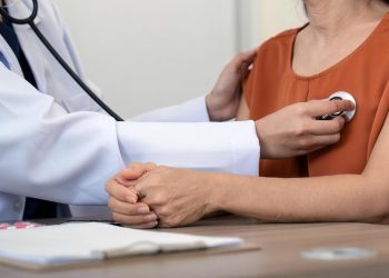 frauengesundheit:-kraempfe-in-den-herzgefaessen-–-frauen-besonders-gefaehrdet