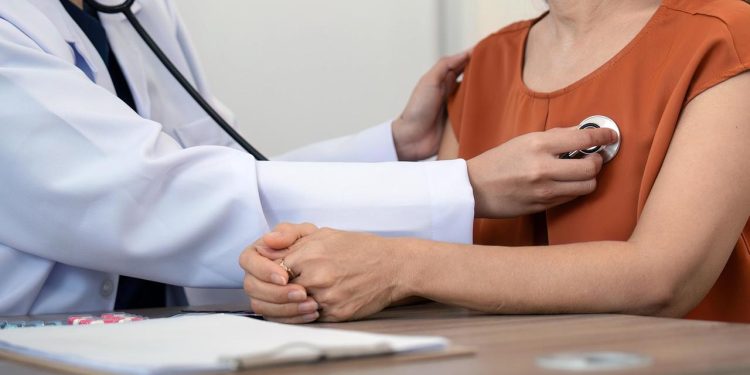 frauengesundheit:-kraempfe-in-den-herzgefaessen-–-frauen-besonders-gefaehrdet