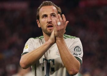 bei-bayern-sieg-gegen-bremen-–-kane-mit-monster-rekord-&-fan-proteste