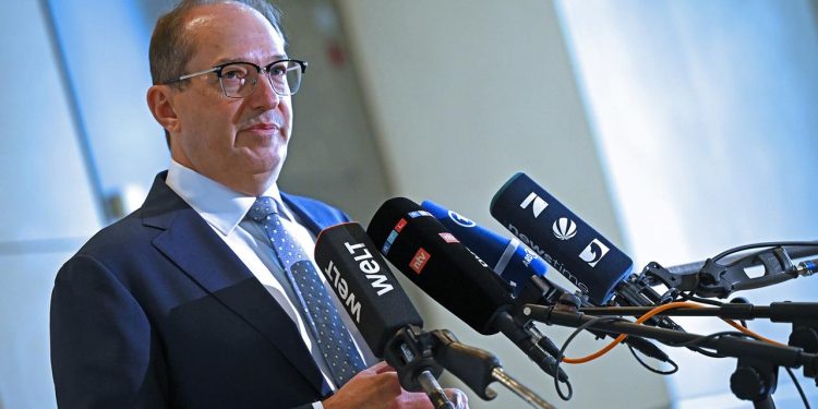 nach-zwischenfaellen-in-europa:-dobrindt-plant-drohnenabwehrzentrum