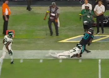 so-sollte-ein-bein-nicht-aussehen-–-horror-verletzung-bei-nfl-star