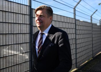 urteil-gegen-ex-mitarbeiter:-fuer-afd-politiker-krah-ist-es-noch-nicht-vorbei