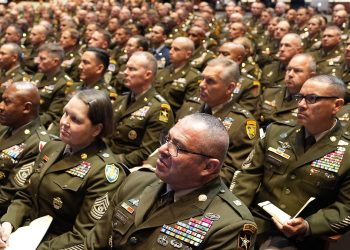 "Feinde im Inneren" bekämpfen: Trump schwört US-Militär auf "Krieg von innen" ein