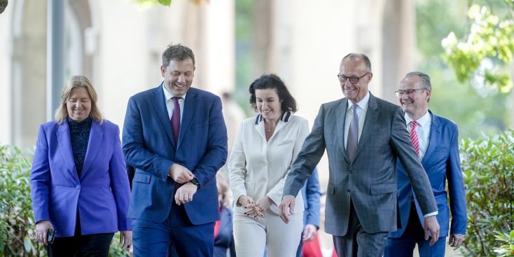 aus-dem-schwarz-roten-ruckeln-soll-ein-ruck-werden