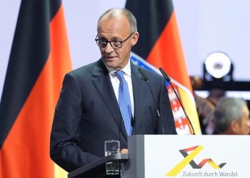 wiedervereinigung:-merz-ruft-zu-neuer-einheit-fuer-deutschland-auf