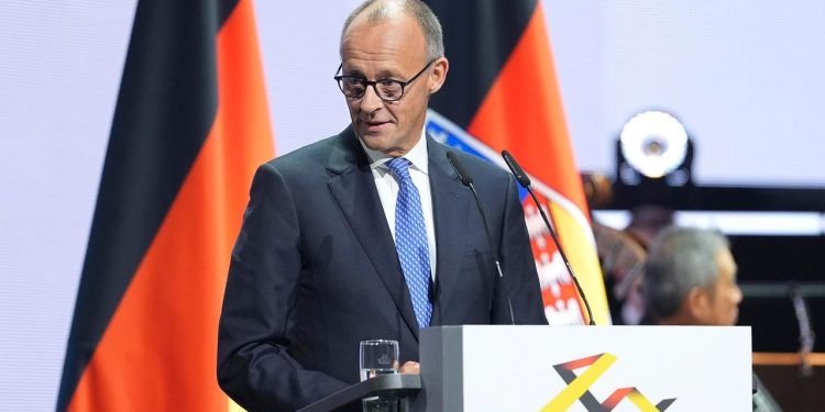 wiedervereinigung:-merz-ruft-zu-neuer-einheit-fuer-deutschland-auf