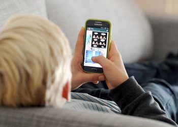 gen-z-und-medienkompetenz:-wer-haeufig-fake-news-glaubt