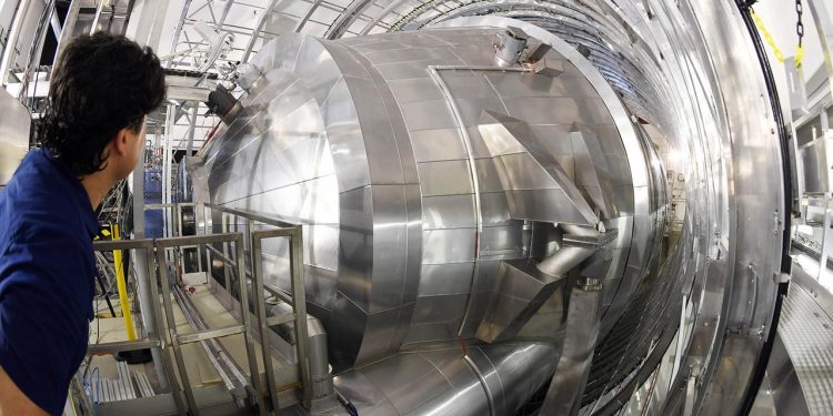 neutrinos:-„geisterteilchen“-auf-der-genauesten-waage-der-welt