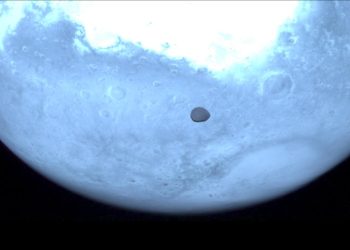 raumsonde-hera-schickt-bilder-von-mars-und-mond-deimos