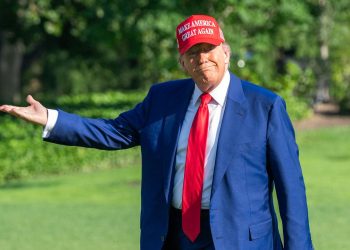 wie-trump-aus-seinem-amt-als-us-praesident-profit-schlaegt