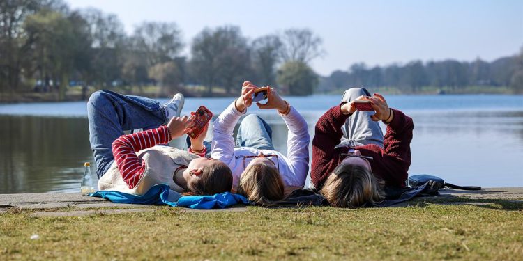 psychologie:-wie-digitale-medien-unsere-beziehungen-praegen