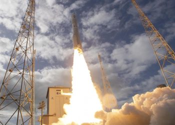 europaeische-rakete-ariane-6-zu-erstem-kommerziellen-flug-gestartet