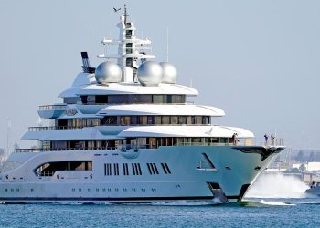 luxusjacht-„amadea“-von-russischem-oligarchen-wird-versteigert