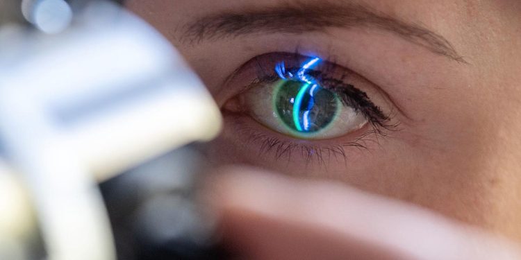 augenheilkunde:-mit-stromimpulsen-gegen-gruenen-star