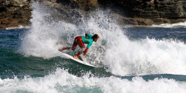 studie:-licht-an-surfbrettern-schuetzt-vor-hai-angriffen