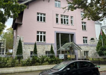 taliban-wollen-eigene-flagge-ueber-botschaft-in-berlin-hissen