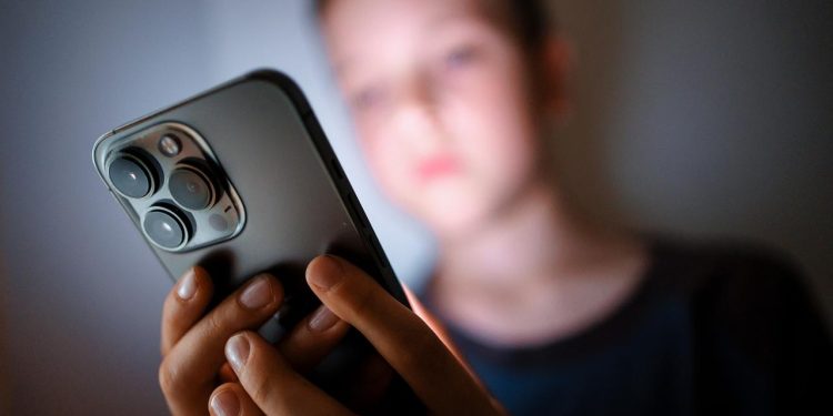 so-koennen-eltern-ihre-kinder-vor-cybergrooming-schuetzen