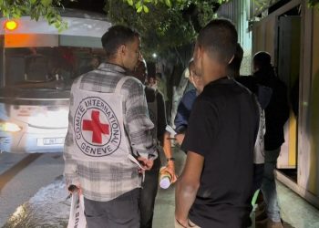 rotes-kreuz-wartet-auf-israelische-geiseln