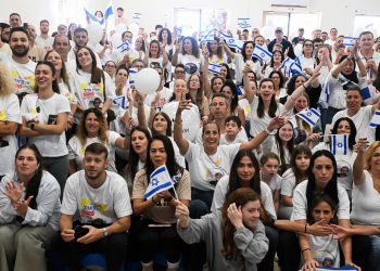 bilder:-nach-738-tagen-kehren-geiseln-zurueck-aus-dem-gazastreifen