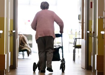 bund-laender-kommission:-pflegereform-vorschlaege-stossen-auf-kritik