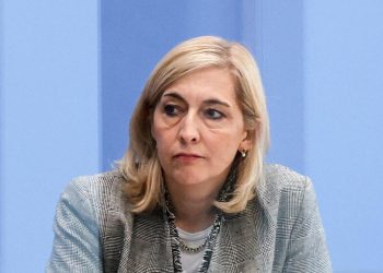 ministerin-warken-haelt-vorerst-an-regeln-zu-krankschreibung-fest
