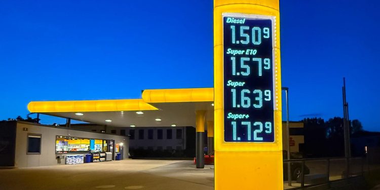 adac-warnt:-neue-spritpreisregel-koennte-tanken-teurer-machen