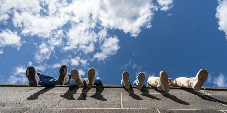 jugendwort:-teenager-grenzen-sich-mit-ihrem-slang-von-aelteren-ab