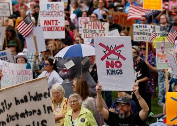 „no-kings“-proteste:-demonstrationen-gegen-trump-in-vielen-us-staedten