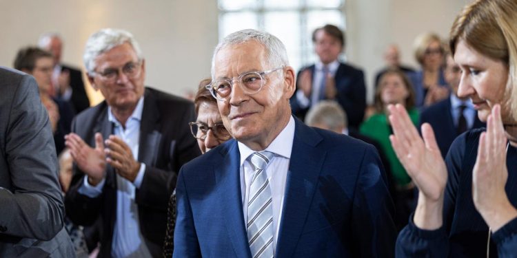 putin-kritiker-schloegel-erhaelt-friedenspreis-des-deutschen-buchhandels