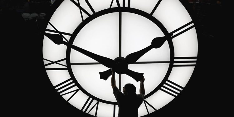 sommerzeit-–-normalzeit:-die-ewige-debatte-ueber-die-zeitumstellung