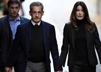 frankreichs-ex-praesident-sarkozy-tritt-haftstrafe-an