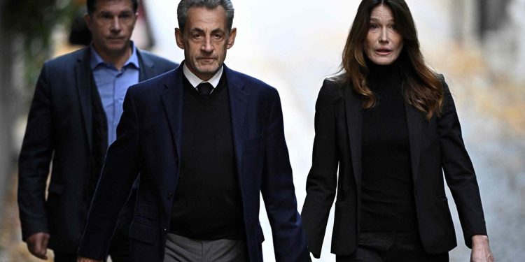 frankreichs-ex-praesident-sarkozy-tritt-haftstrafe-an