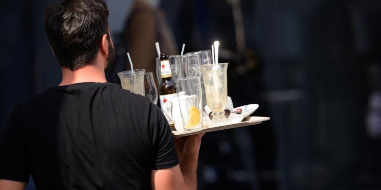 klingbeil-sieht-entlastungen-fuer-pendler-und-gastro-in-gefahr