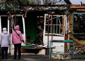 mindestens-sechs-tote-durch-russische-luftangriffe-auf-die-ukraine