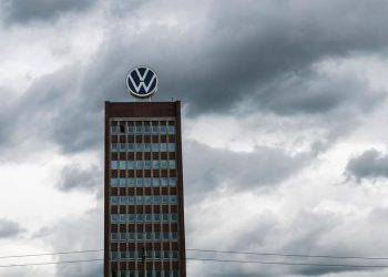 moeglicher-produktionsstopp-bei-volkswagen-wegen-chip-problemen