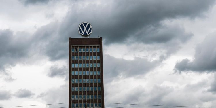 moeglicher-produktionsstopp-bei-volkswagen-wegen-chip-problemen