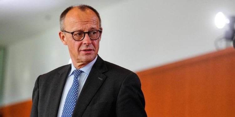 merz‘-stadtbild-aeusserung:-120.000-menschen-unterzeichnen-petition