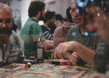 brettspiel-treffen-bringen-die-menschen-in-den-staedten-zusammen