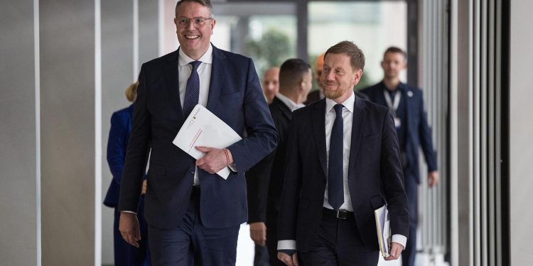 ministerpraesidenten-fordern-lockerung-beim-verbrenner-aus