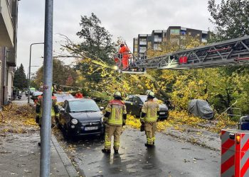 sturmtief-„joshua“-fegt-uebers-land-–-und-hinterlaesst-spuren