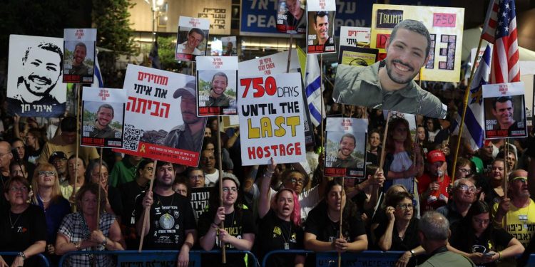 zehntausende-demonstrieren-in-israel-fuer-rueckgabe-der-toten-geiseln