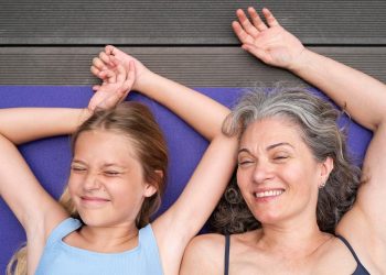 menschen-altern-vor-allem-in-zwei-schueben