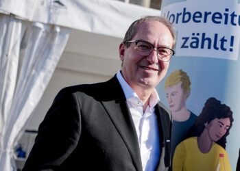 dobrindt-will-schueler-auf-katastrophen-und-kriegsfall-vorbereiten