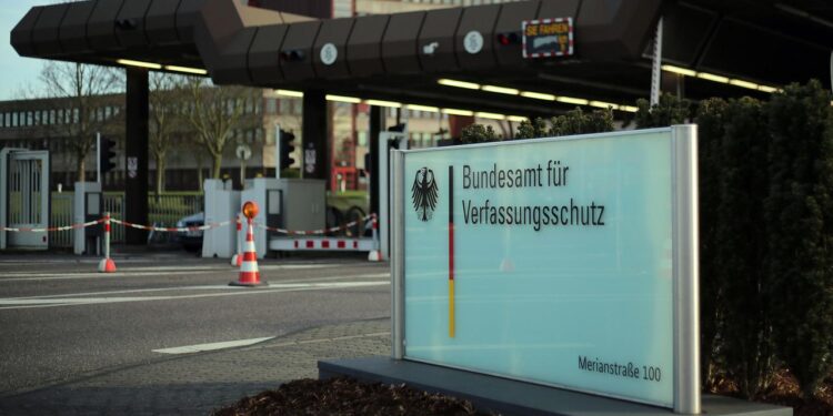 vor-welchen-herausforderungen-der-verfassungsschutz-steht