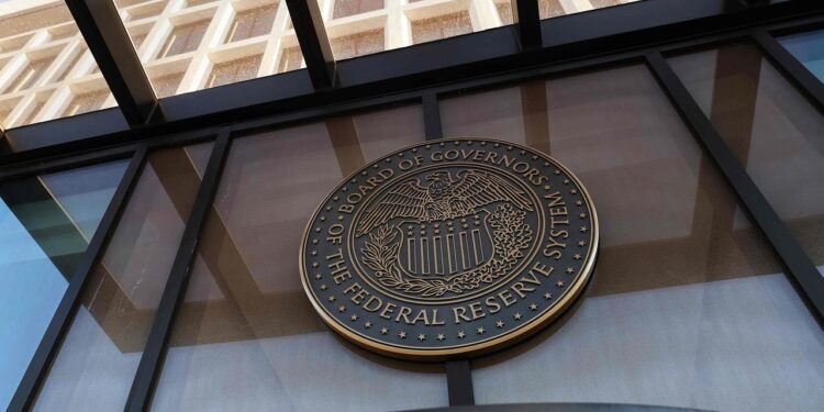 trotz-hartnaeckiger-inflation:-us-notenbank-senkt-leitzins-erneut
