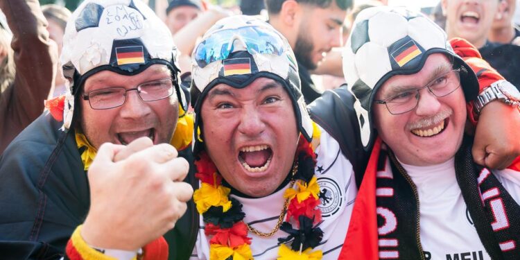 was-fussballgucken-mit-unseren-emotionen-macht