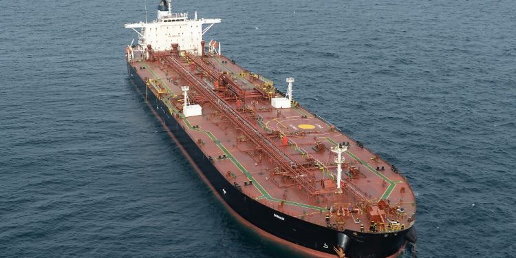 Drohnenattacke vorgeworfen: Verdächtiger Öltanker "Boracay" darf Fahrt fortsetzen